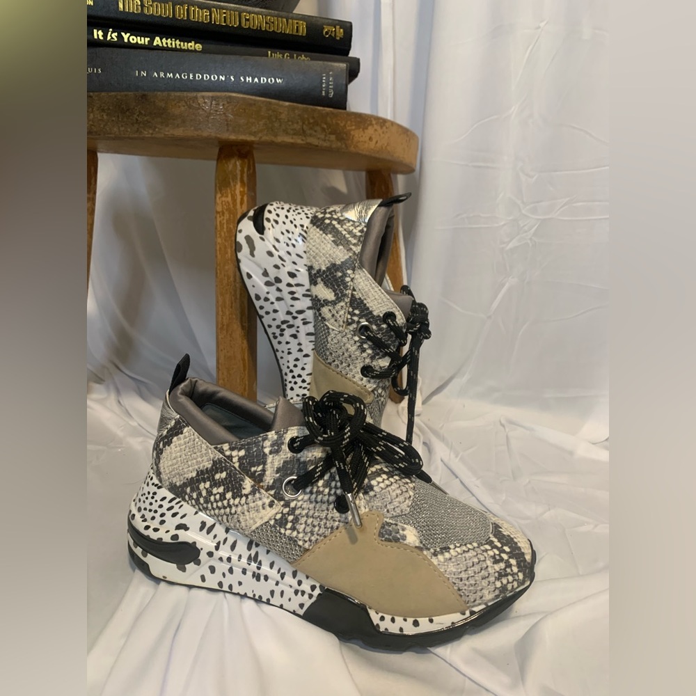 Steve Madden Tennis Shoes
